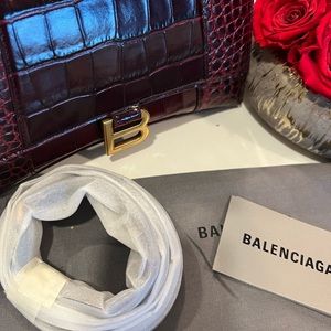 Hourglass Balenciaga small handbag!! Dark red / burgundy with Gold metal !
